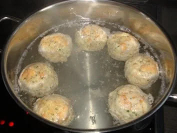 Semmelknödel - Rezept - Bild Nr. 5