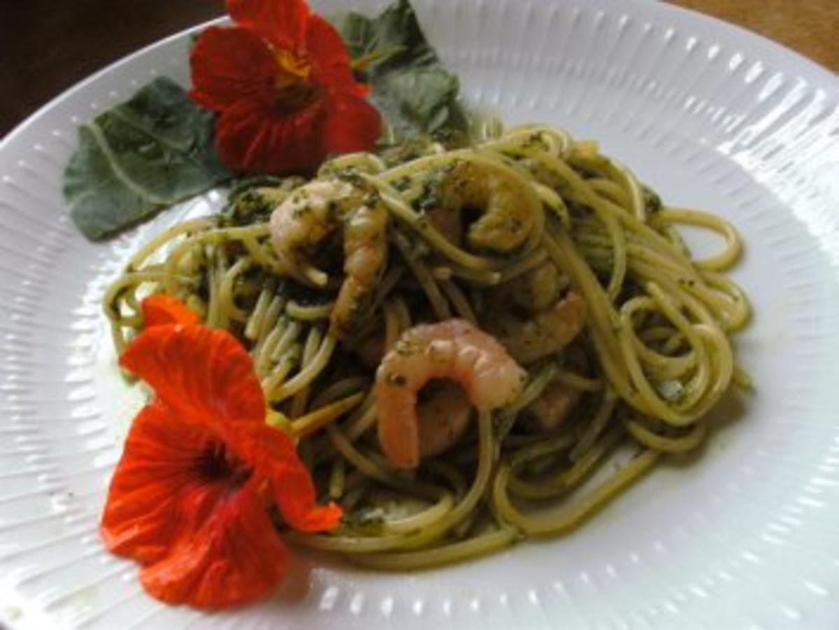 Spaghetti mit Spinat- Knobi-Piniekerne und Garnelen - Rezept - Bild Nr. 5