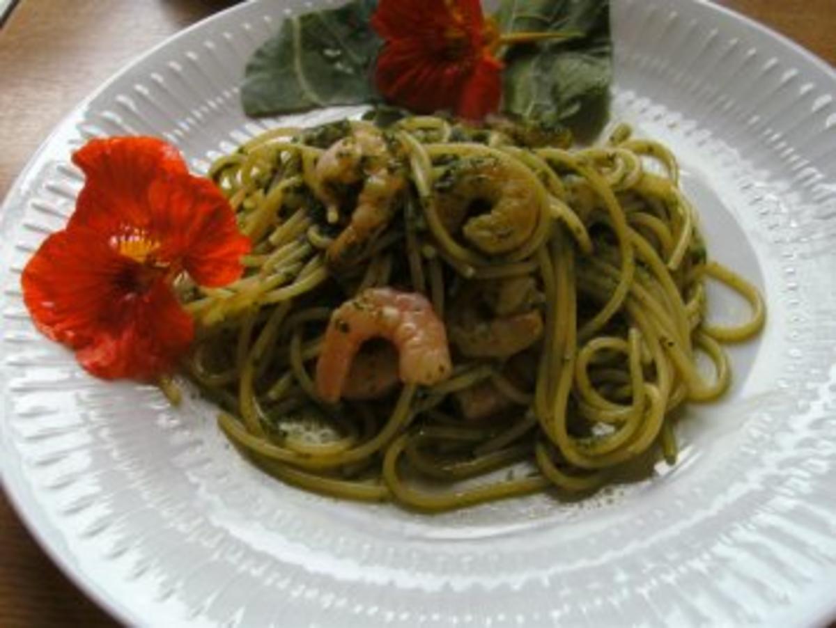 Spaghetti mit Spinat- Knobi-Piniekerne und Garnelen - Rezept - Bild Nr. 4