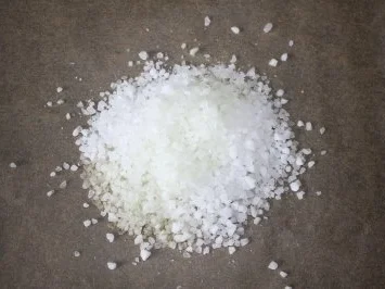 Rezept: Limoncello-Rosmarin-Salz Bild Nr. 3 Limoncello-Rosmarin-Salz - Rezept - Bild Nr. 3