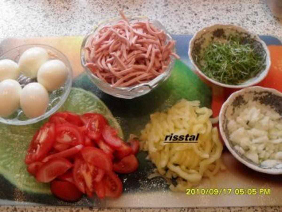 Salat  mit Wurst und Eiern - Rezept - Bild Nr. 2