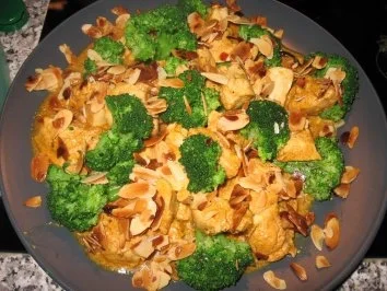 Rezept: Broccolie-Mandel-Hähnchen Bild Nr. 5 Broccolie-Mandel-Hähnchen - Rezept - Bild Nr. 5