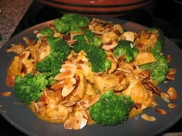 Rezept: Broccolie-Mandel-Hähnchen Bild Nr. 4 Broccolie-Mandel-Hähnchen - Rezept - Bild Nr. 4