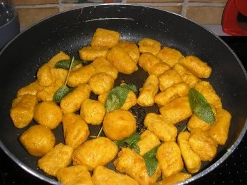 Rezept: Kürbisgnocchi Bild Nr. 2 Kürbisgnocchi - Rezept - Bild Nr. 2