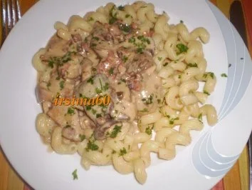 Steinpilzsoße an Cellentani - Rezept