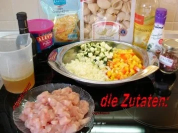 Rezept: Muschelnudeln gefüllt mit Hähnchenragout Bild Nr. 2 Muschelnudeln gefüllt mit Hähnchenragout - Rezept - Bild Nr. 2