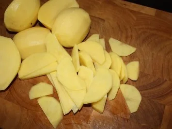 Knusprige Entenbrust mit Knoblauch-Bratkartoffeln und Orangenmöhren - Rezept - Bild Nr. 11