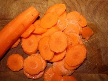 Knusprige Entenbrust mit Knoblauch-Bratkartoffeln und Orangenmöhren - Rezept - Bild Nr. 15