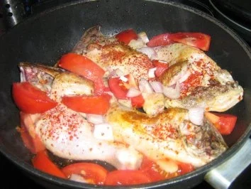 Chili-Hähnchenschenkel an Röstitalern - Rezept - Bild Nr. 3