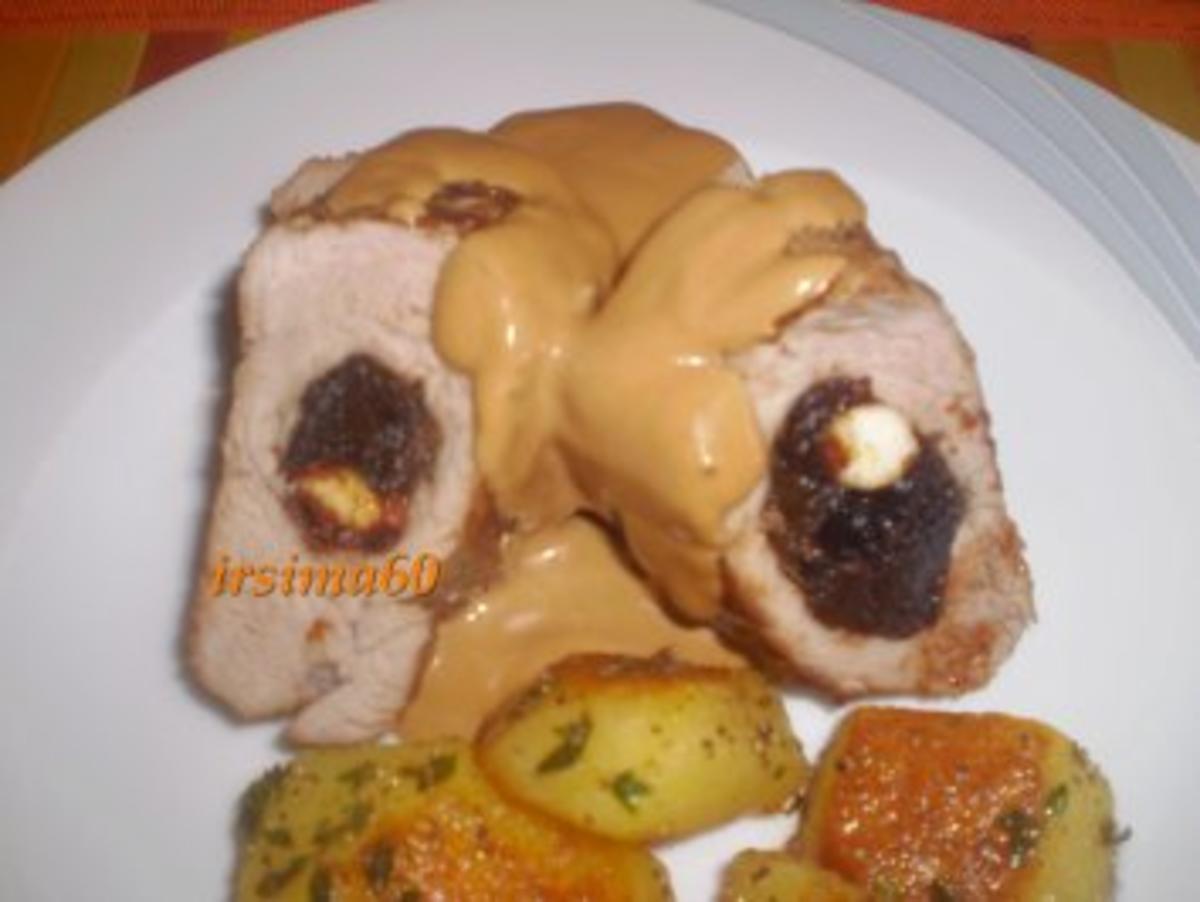 Bilder für Gefülltes Schweinefilet in Wacholderrahm - Rezept