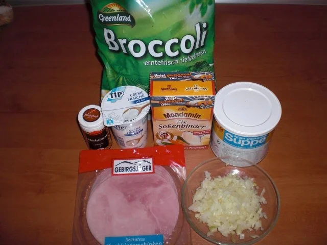 Rezept: Nudeln mit Broccoli-Schinken-Soße Bild Nr. 3 Nudeln mit Broccoli-Schinken-Soße - Rezept - Bild Nr. 3