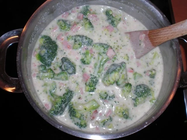 Rezept: Nudeln mit Broccoli-Schinken-Soße Bild Nr. 14 Nudeln mit Broccoli-Schinken-Soße - Rezept - Bild Nr. 14