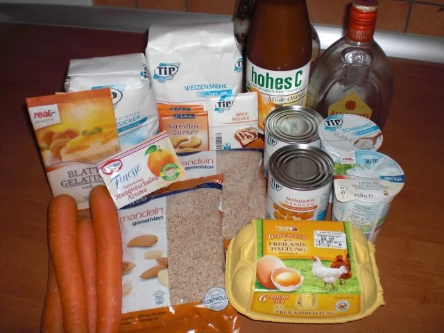 Möhrenkuchen mit Orangensahne - Rezept - Bild Nr. 3
