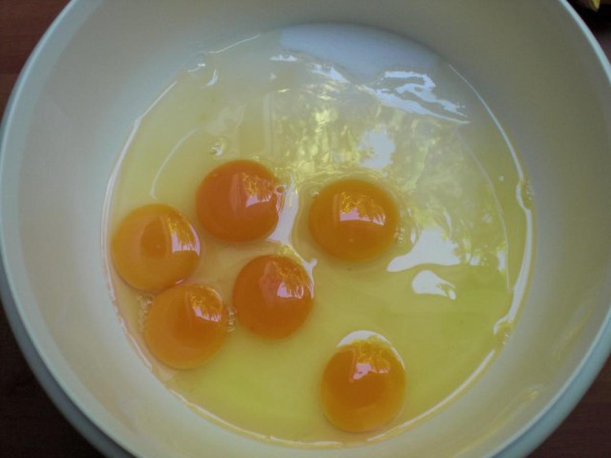 Möhrenkuchen mit Orangensahne - Rezept - Bild Nr. 5