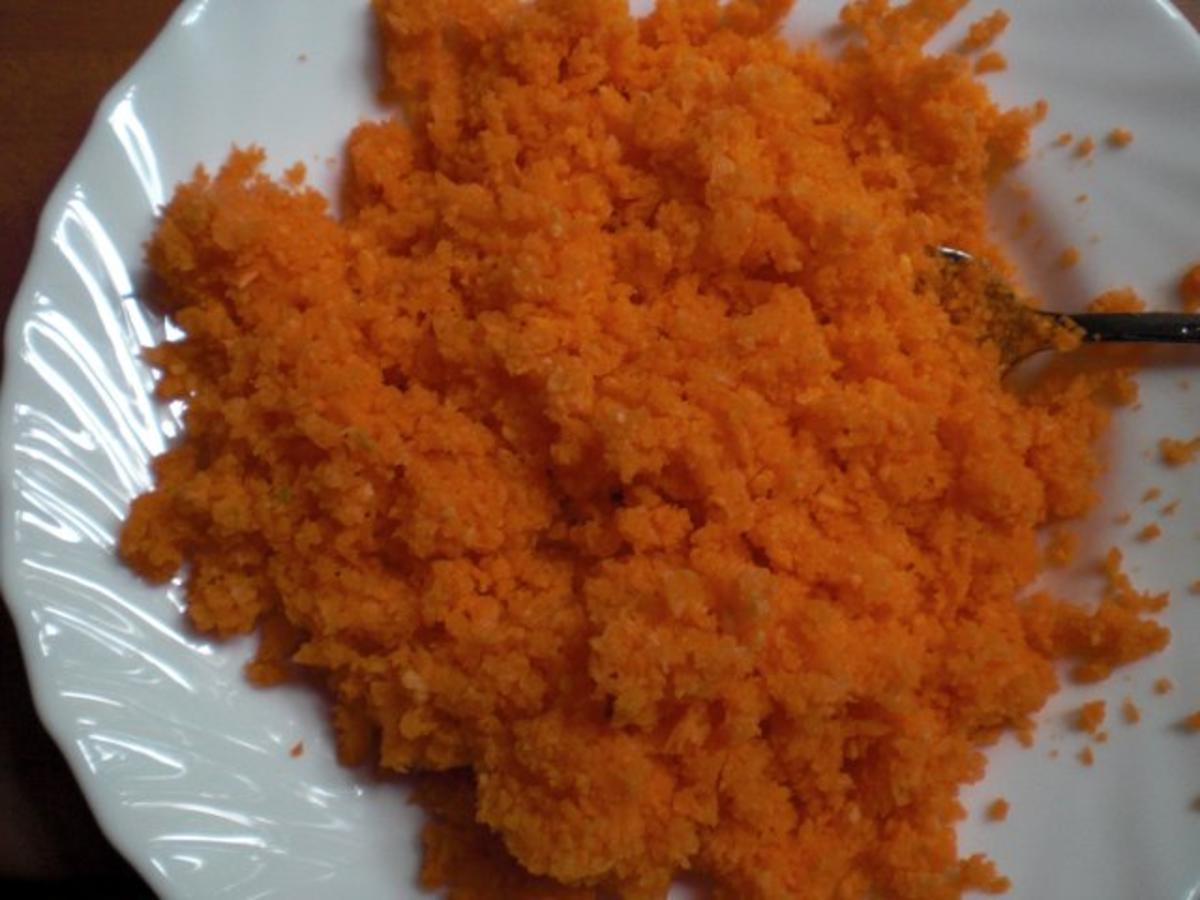 Möhrenkuchen mit Orangensahne - Rezept - Bild Nr. 4