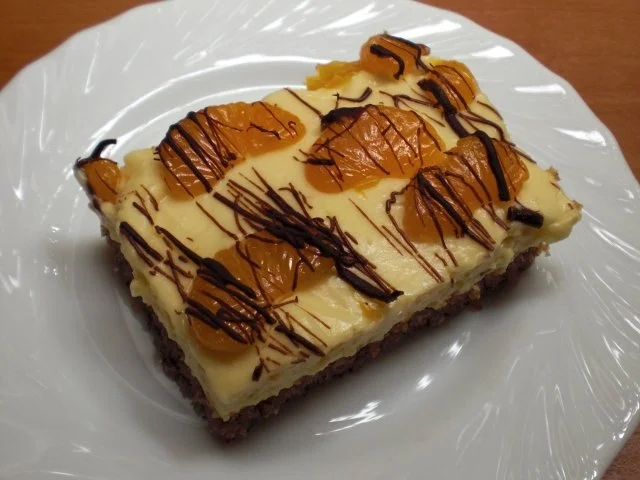 Möhrenkuchen mit Orangensahne - Rezept