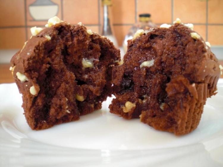 Schokomuffins mit weißer Schokolade - Rezept - kochbar.de