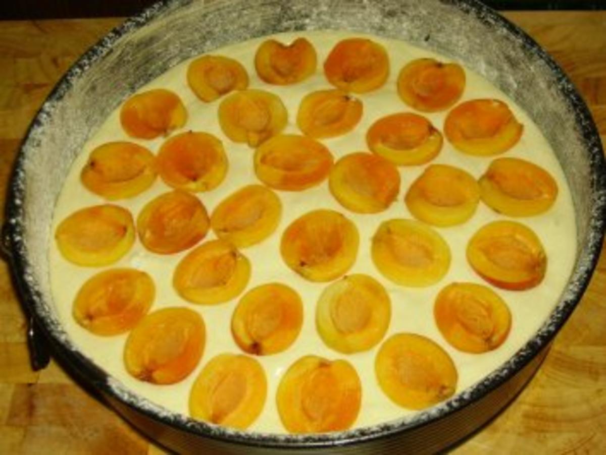Aprikosenkuchen mit Marzipan-Streusel - Rezept - Bild Nr. 4