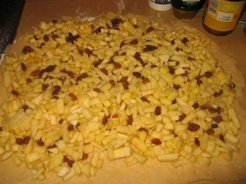 Rezept: Backwaren: Apfelrollen-Kuchen Bild Nr. 5 Backwaren: Apfelrollen-Kuchen - Rezept - Bild Nr. 5