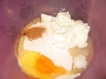 Rezept: Backwaren: Apfelrollen-Kuchen Bild Nr. 10 Backwaren: Apfelrollen-Kuchen - Rezept - Bild Nr. 10