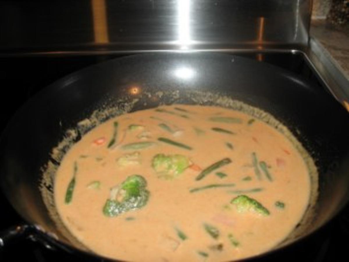 Thai Shrimps in roter Currysosse - Rezept - Bild Nr. 2