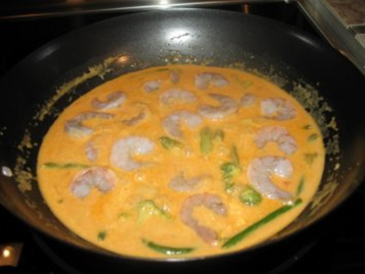 Thai Shrimps in roter Currysosse - Rezept - Bild Nr. 4