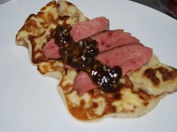 Rezept: Minicrêpes mit Entenbrust nach Peking-Art Minicrêpes mit Entenbrust nach Peking-Art - Rezept