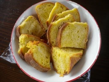 Rezept: Kürbissuppe dazu Kürbisbrot Bild Nr. 2 Kürbissuppe dazu Kürbisbrot - Rezept - Bild Nr. 2