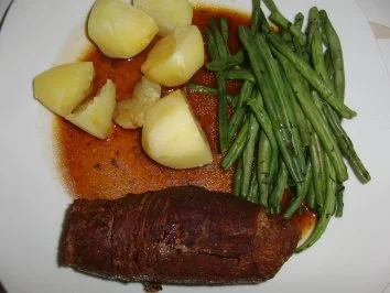 Rezept: Rind : Rinderrouladen mit Hackmasse der besonderen Art Bild Nr. 4 Rind : Rinderrouladen mit Hackmasse der besonderen Art - Rezept - Bild Nr. 4