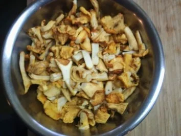 Rezept: Soßen:Pfifferlingsoße Bild Nr. 3 Soßen:Pfifferlingsoße - Rezept - Bild Nr. 3