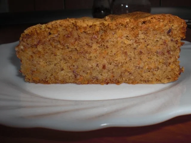 Supersaftiger Möhrenkuchen - schmeckt echt 1000x besser als er aussieht - Rezept