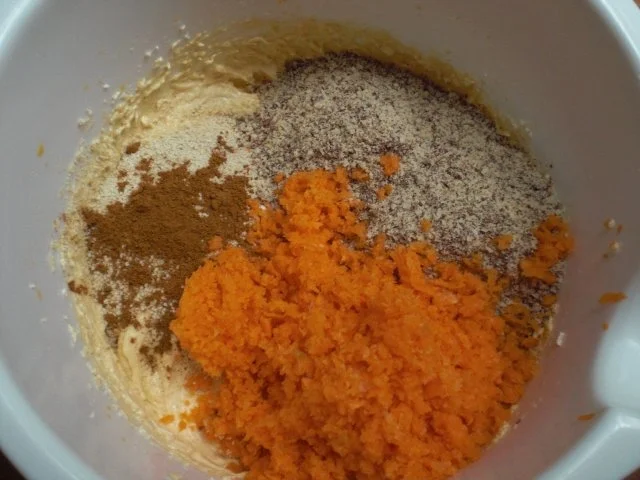 Supersaftiger Möhrenkuchen - schmeckt echt 1000x besser als er aussieht - Rezept - Bild Nr. 10