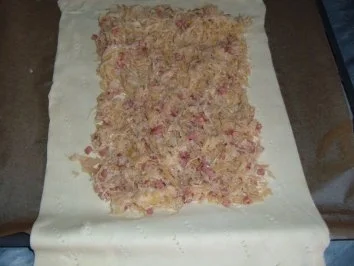 Rezept: Blätterteig - Sauerkraut - Rolle Bild Nr. 6 Blätterteig - Sauerkraut - Rolle - Rezept - Bild Nr. 6