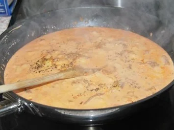 Papardelle in tomatisiertem Pilz-Safranrahm und Rinderstreifen - Rezept - Bild Nr. 4