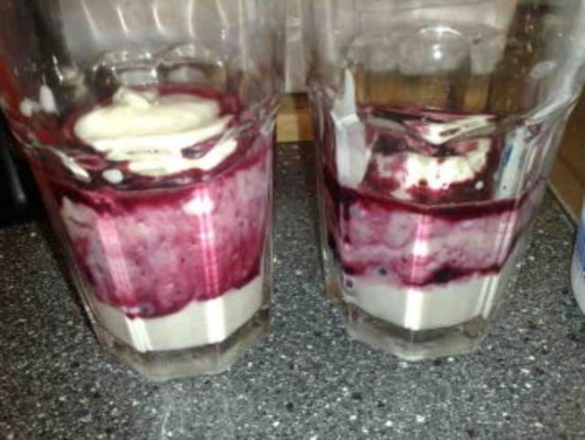 Bilder für Blaubeer Dessert / Keine STERNEN vergeben bitte!!! - Rezept