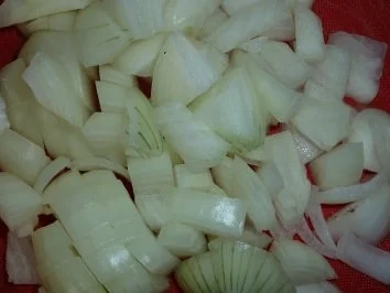 Rindergulasch in Burgunder-Steinpilzsauce an Klössen zu sahnigem Bohnensalat - Rezept - Bild Nr. 5