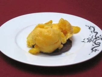 Mango-Limetten-Eis mit Schoko-Minz-Taler - Rezept