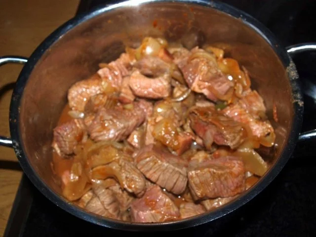 Rezept: Paprika-Gulyás nach ungarischer Art Bild Nr. 2 Paprika-Gulyás nach ungarischer Art - Rezept - Bild Nr. 2