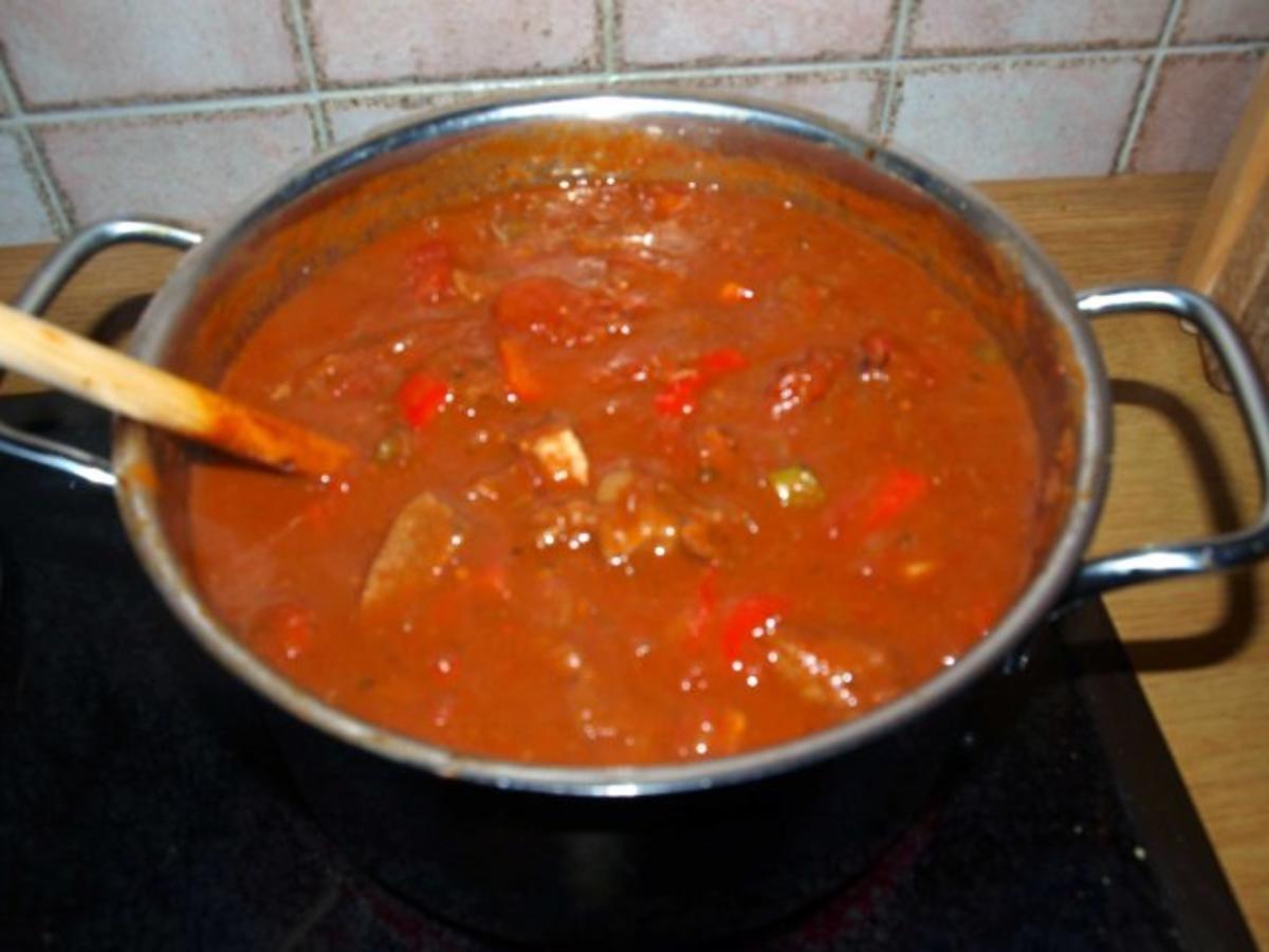 Paprika-Gulyás nach ungarischer Art - Rezept - kochbar.de