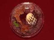 Besoffene Kapuziner in Rotweinsoße an selbst gemachtem Vanille-Eis - Rezept