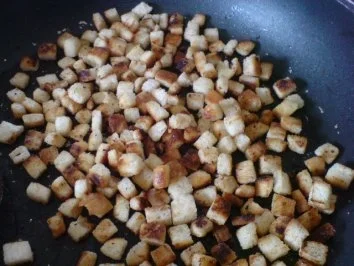 Halbseidene Klöße - zu Zwiebelhaxe mit Rotkraut - Rezept - Bild Nr. 13