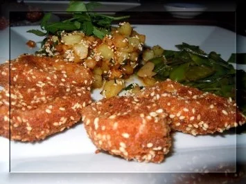 Weißwurst im Sesam-Mantel mit Sesamkartoffeln und Zuckerschoten - Rezept