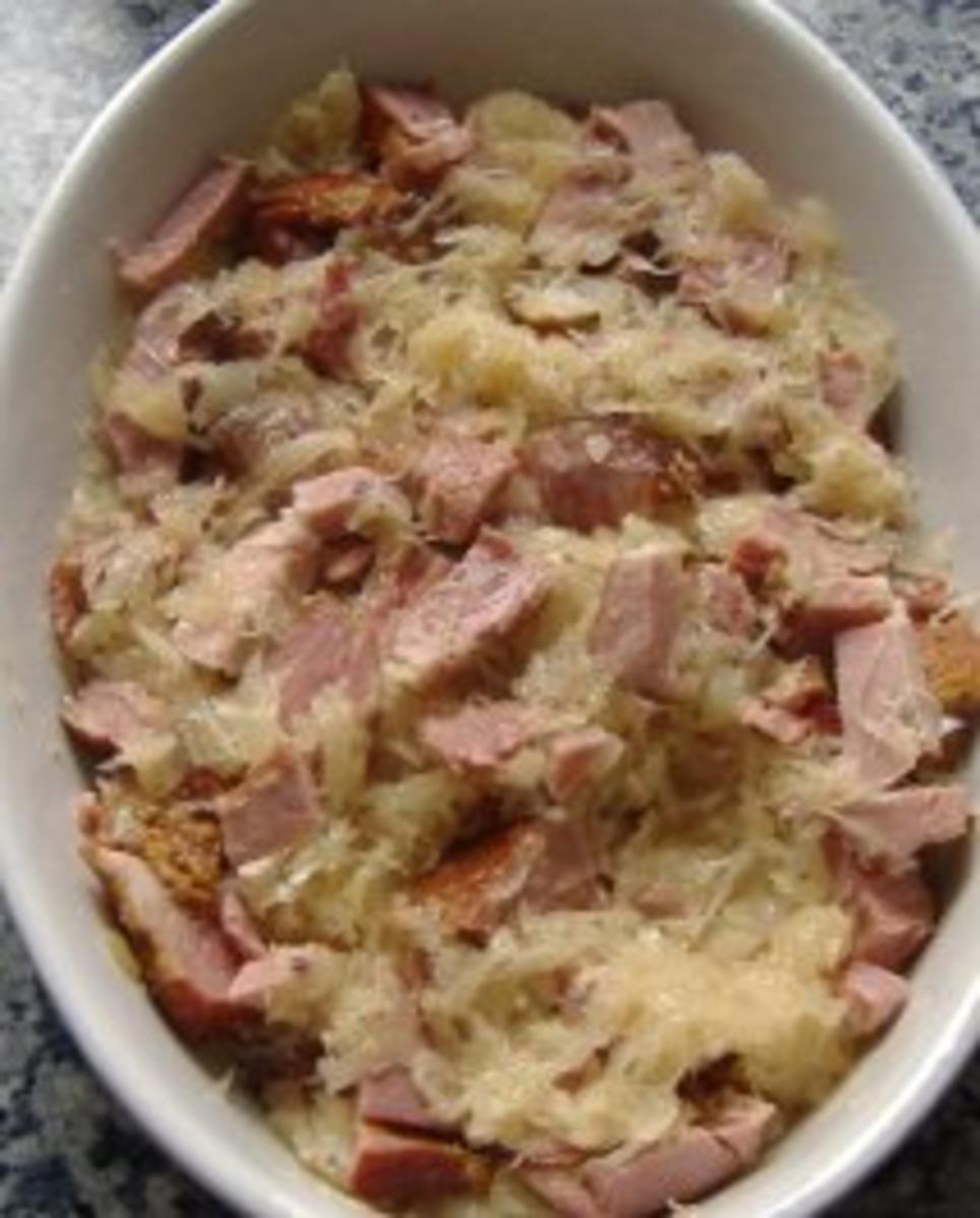 Badisches Schäufele mit Sauerkraut und Kartoffelsauce überbacken - Rezept - Bild Nr. 3
