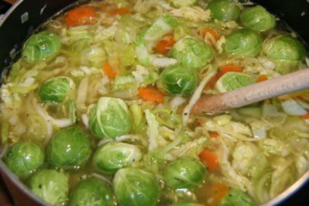 Suppe:Gemüsesuppe mit Klößen - Rezept - Bild Nr. 5