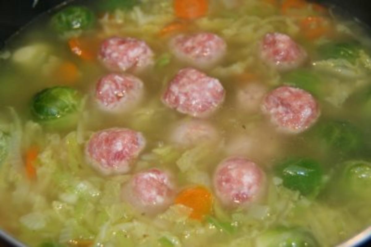 Suppe:Gemüsesuppe mit Klößen - Rezept - Bild Nr. 6