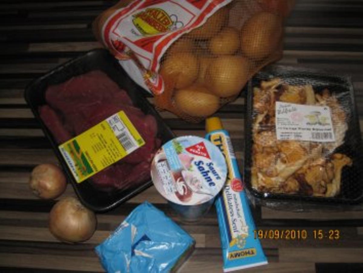 Rindersteak mit Ofenkartoffeln und  Pfifferling-Senfsoße - Rezept - Bild Nr. 2