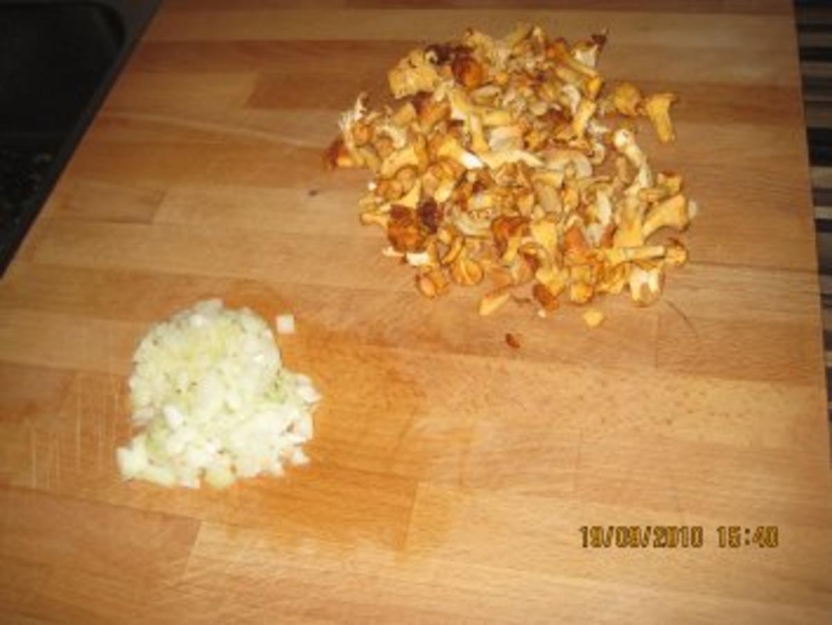 Rindersteak mit Ofenkartoffeln und  Pfifferling-Senfsoße - Rezept - Bild Nr. 4