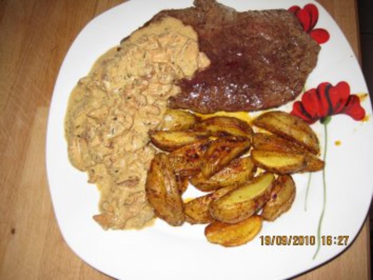 Bilder für Rindersteak mit Ofenkartoffeln und Pfifferling-Senfsoße - Rezept