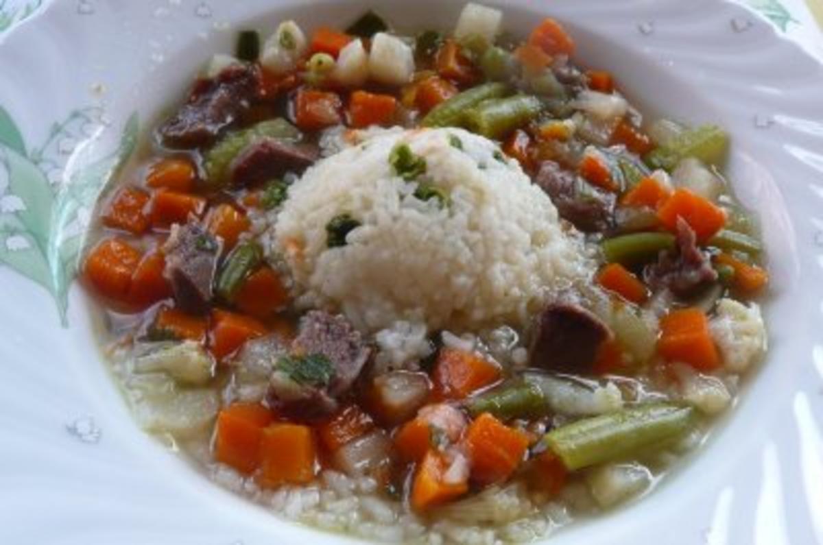 Suppe: Rindfleischsuppe mit Gemüse - Rezept - kochbar.de