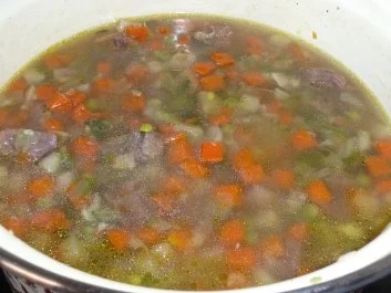 Rezept: Suppe: Rindfleischsuppe mit Gemüse Bild Nr. 2 Suppe: Rindfleischsuppe mit Gemüse - Rezept - Bild Nr. 2